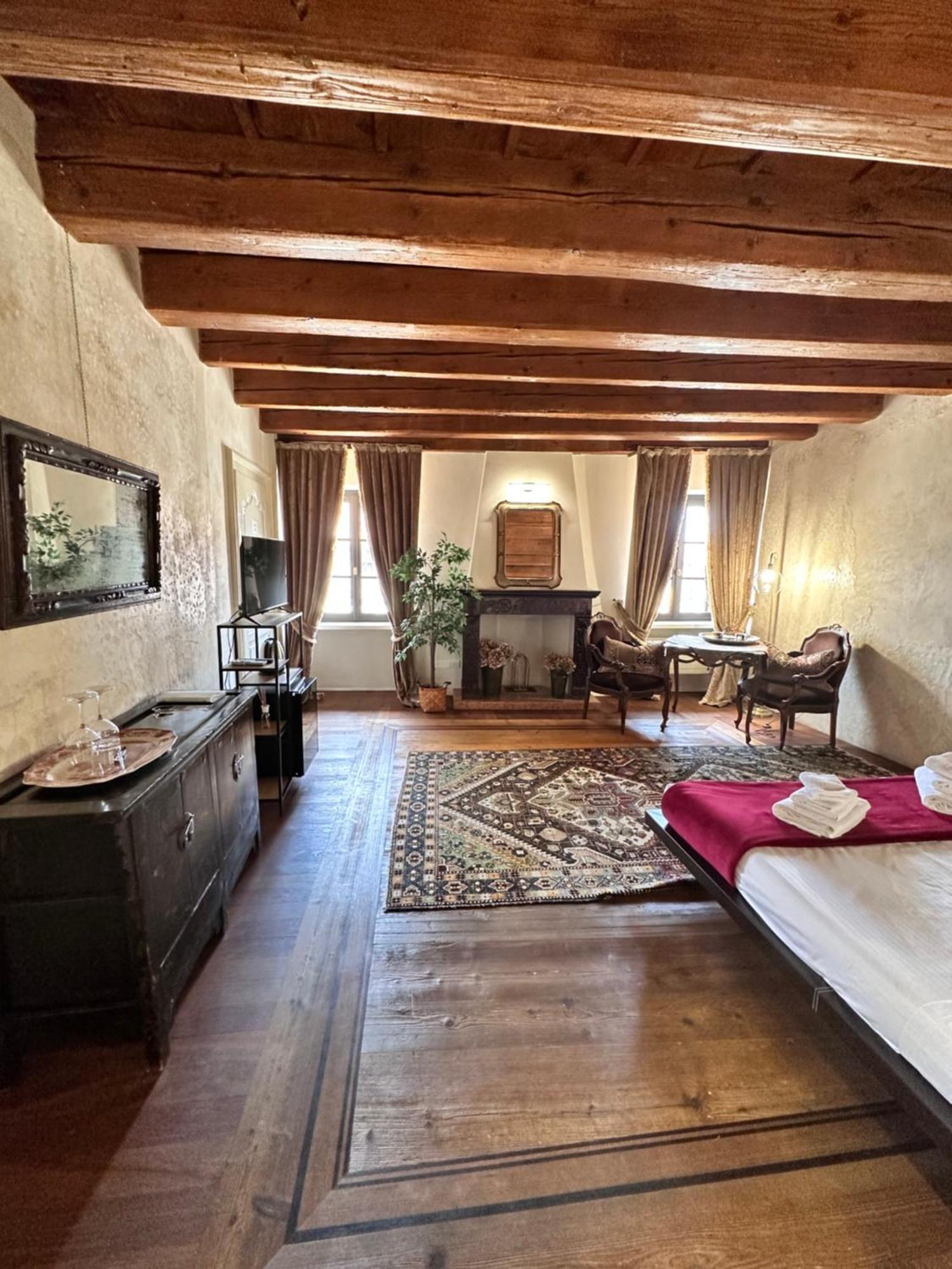 Truly Verona - Delle Erbe Suites Exterior photo