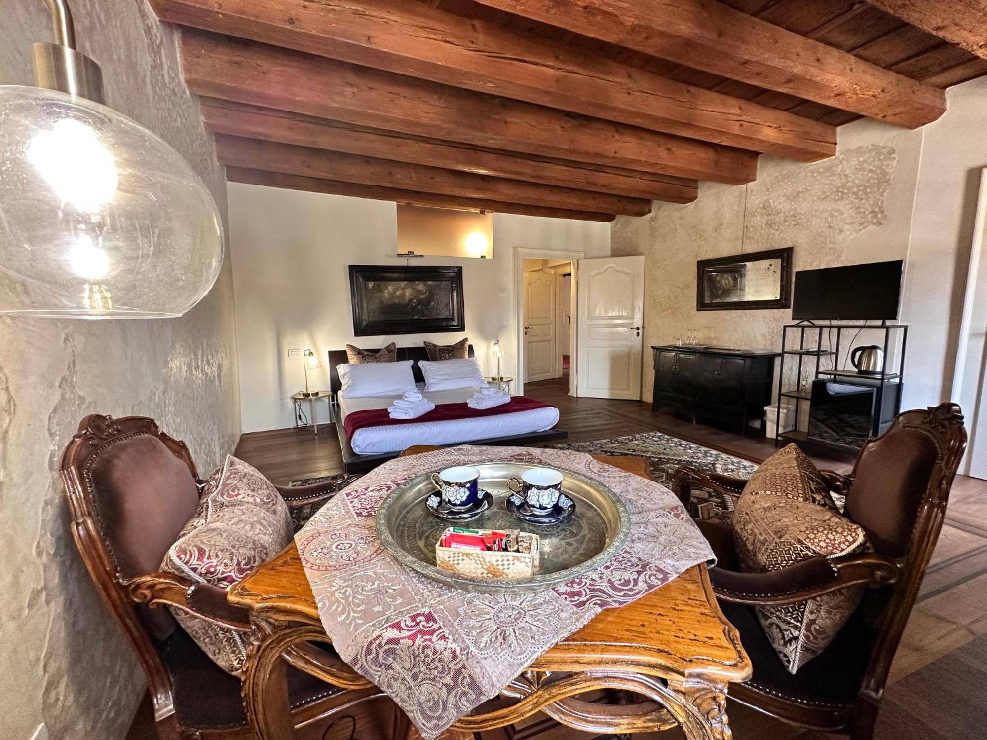 Truly Verona - Delle Erbe Suites Exterior photo