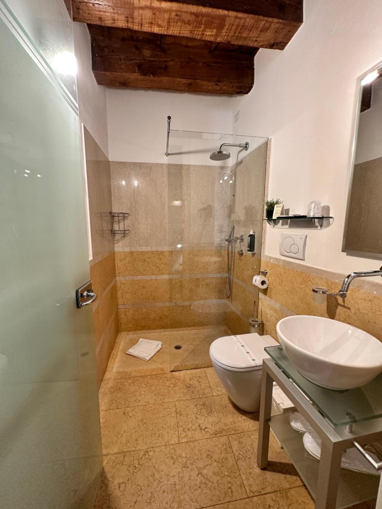 Truly Verona - Delle Erbe Suites Exterior photo