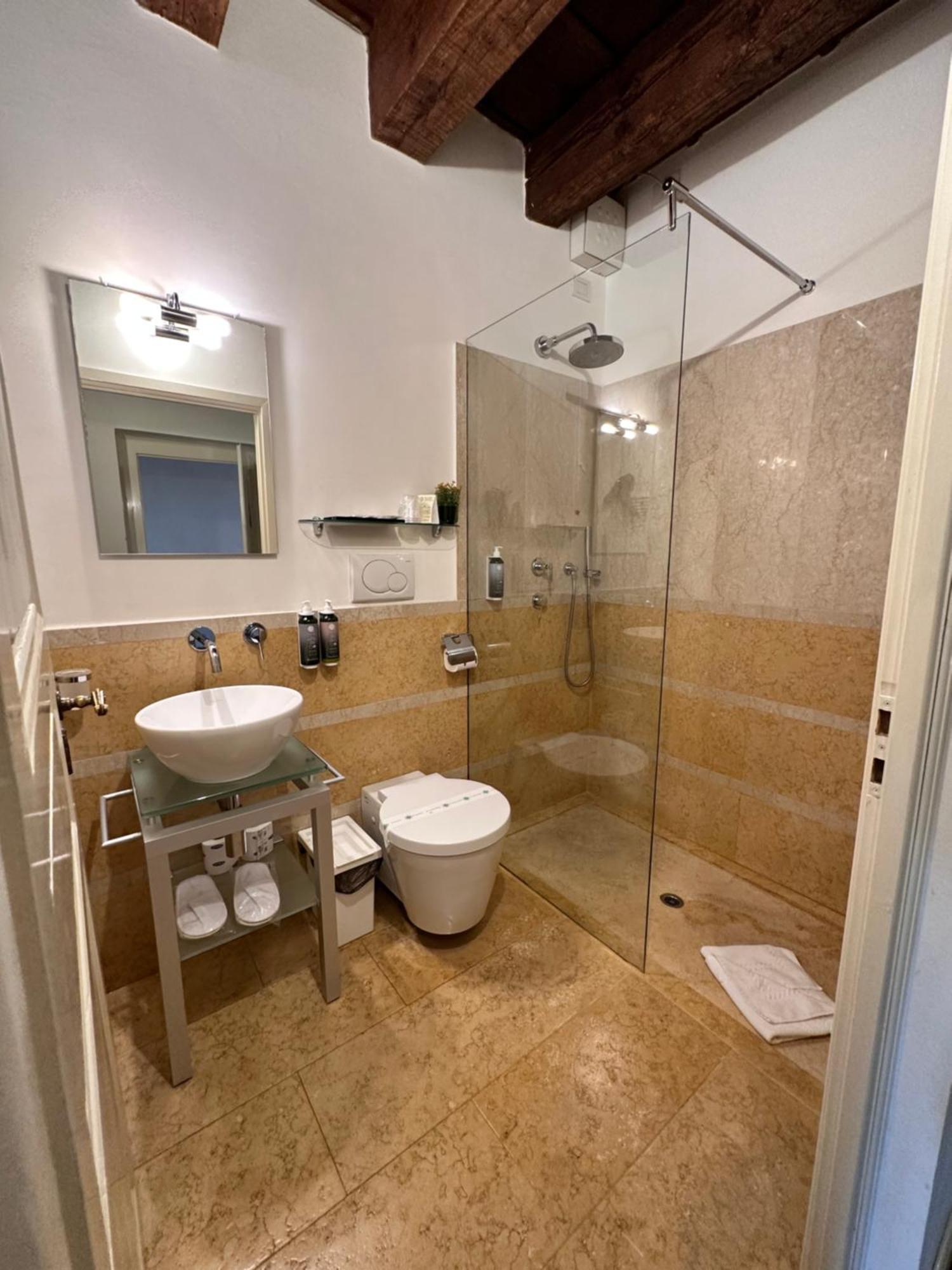 Truly Verona - Delle Erbe Suites Exterior photo
