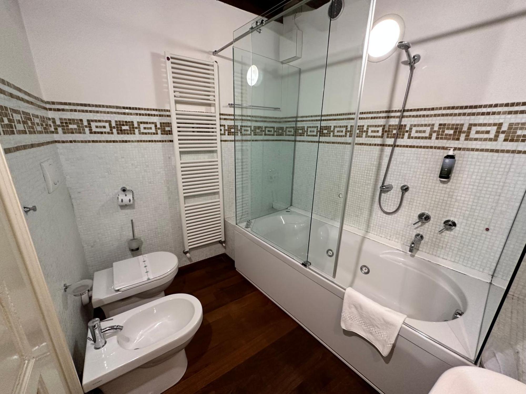 Truly Verona - Delle Erbe Suites Exterior photo
