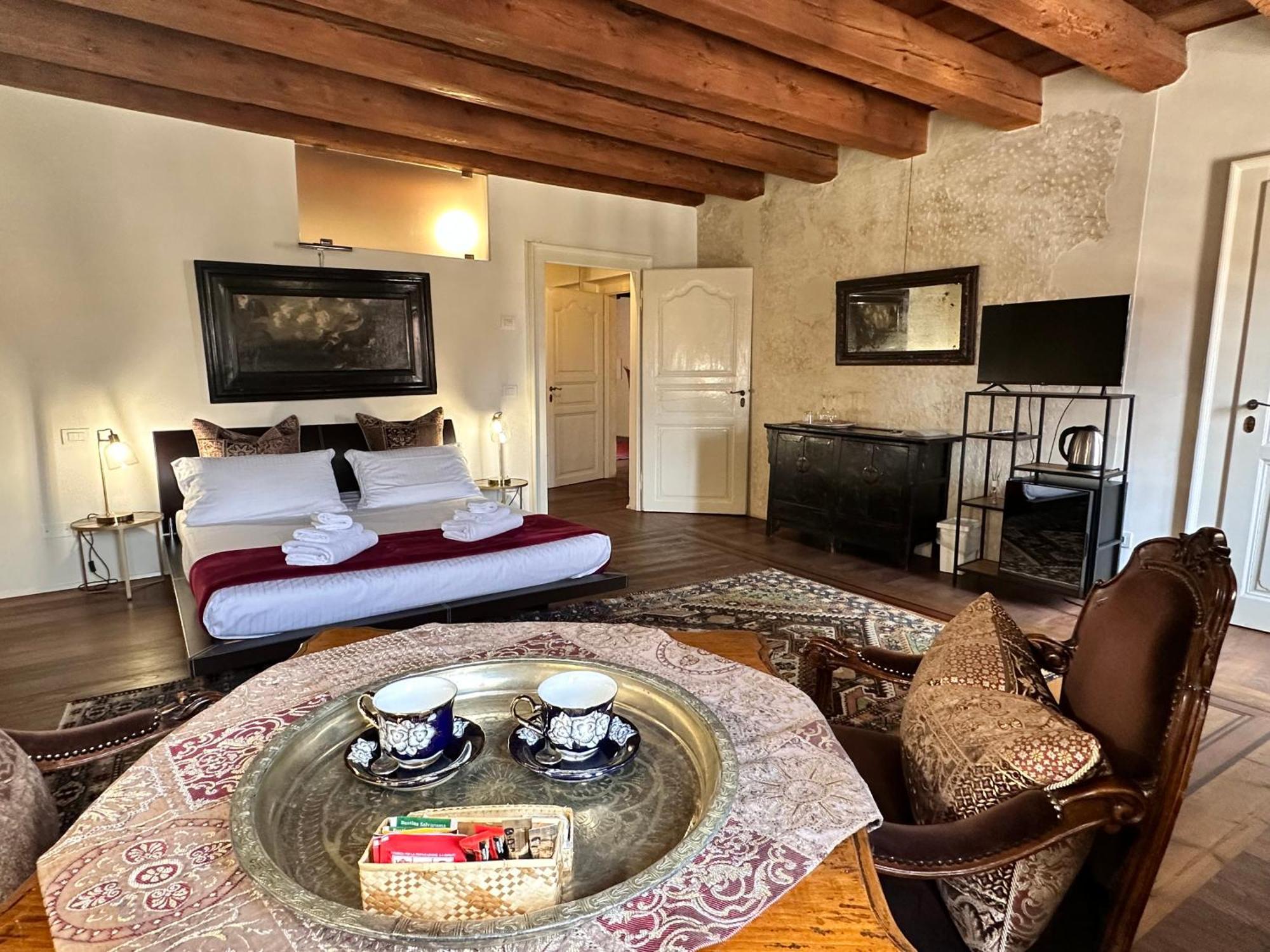 Truly Verona - Delle Erbe Suites Exterior photo